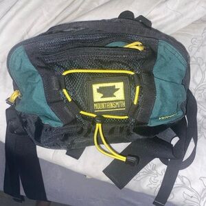 Mountainsmith Black and Green Belt Bag